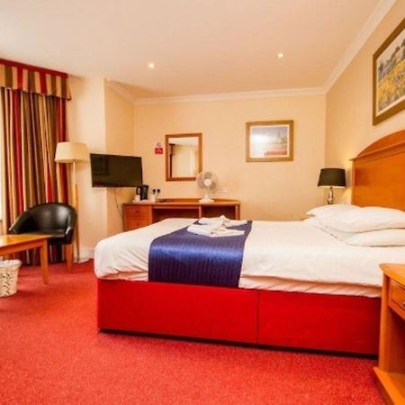 Chesters Hotel & Restaurant Salford  Extérieur photo