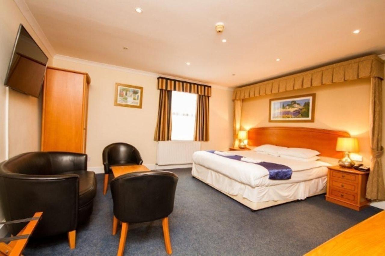 Chesters Hotel & Restaurant Salford  Extérieur photo